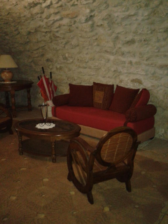 Le Chateau Des Estubiers Bed & Breakfast Sérignan-du-Comtat Екстериор снимка