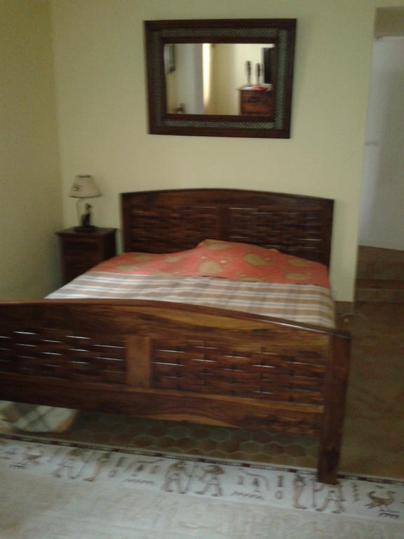 Le Chateau Des Estubiers Bed & Breakfast Sérignan-du-Comtat Екстериор снимка